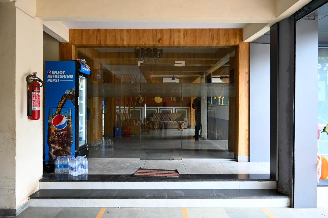 Adiraj Residency Hotell Navi Mumbai Eksteriør bilde