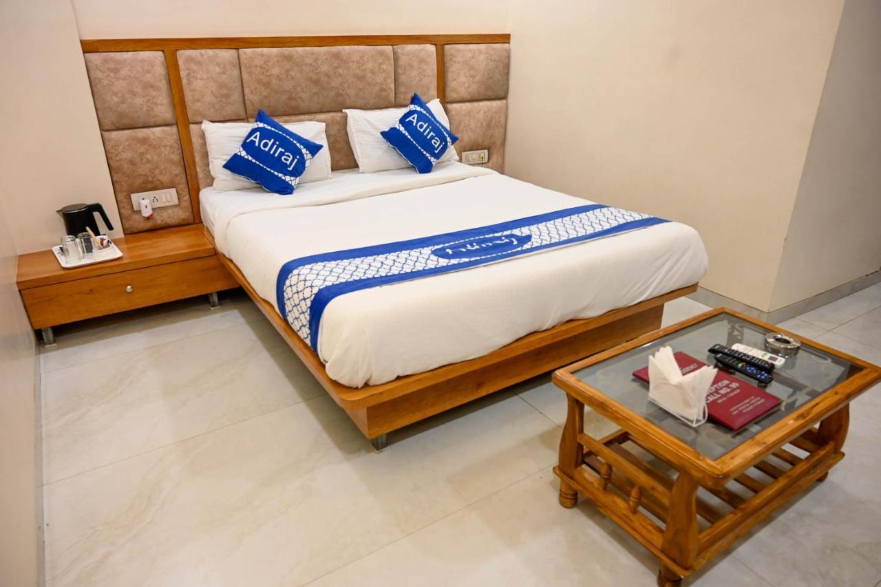 Adiraj Residency Hotell Navi Mumbai Eksteriør bilde