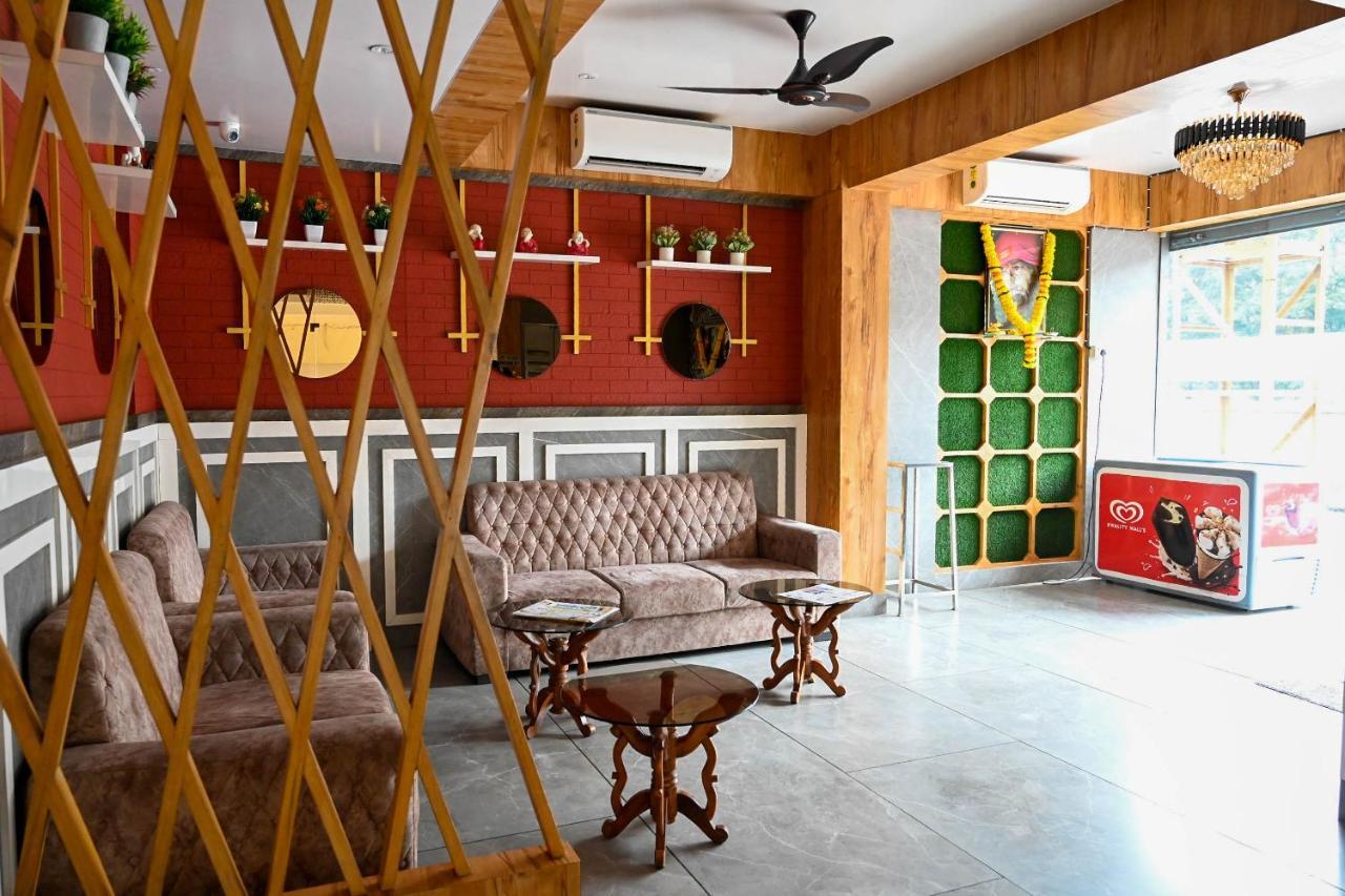 Adiraj Residency Hotell Navi Mumbai Eksteriør bilde