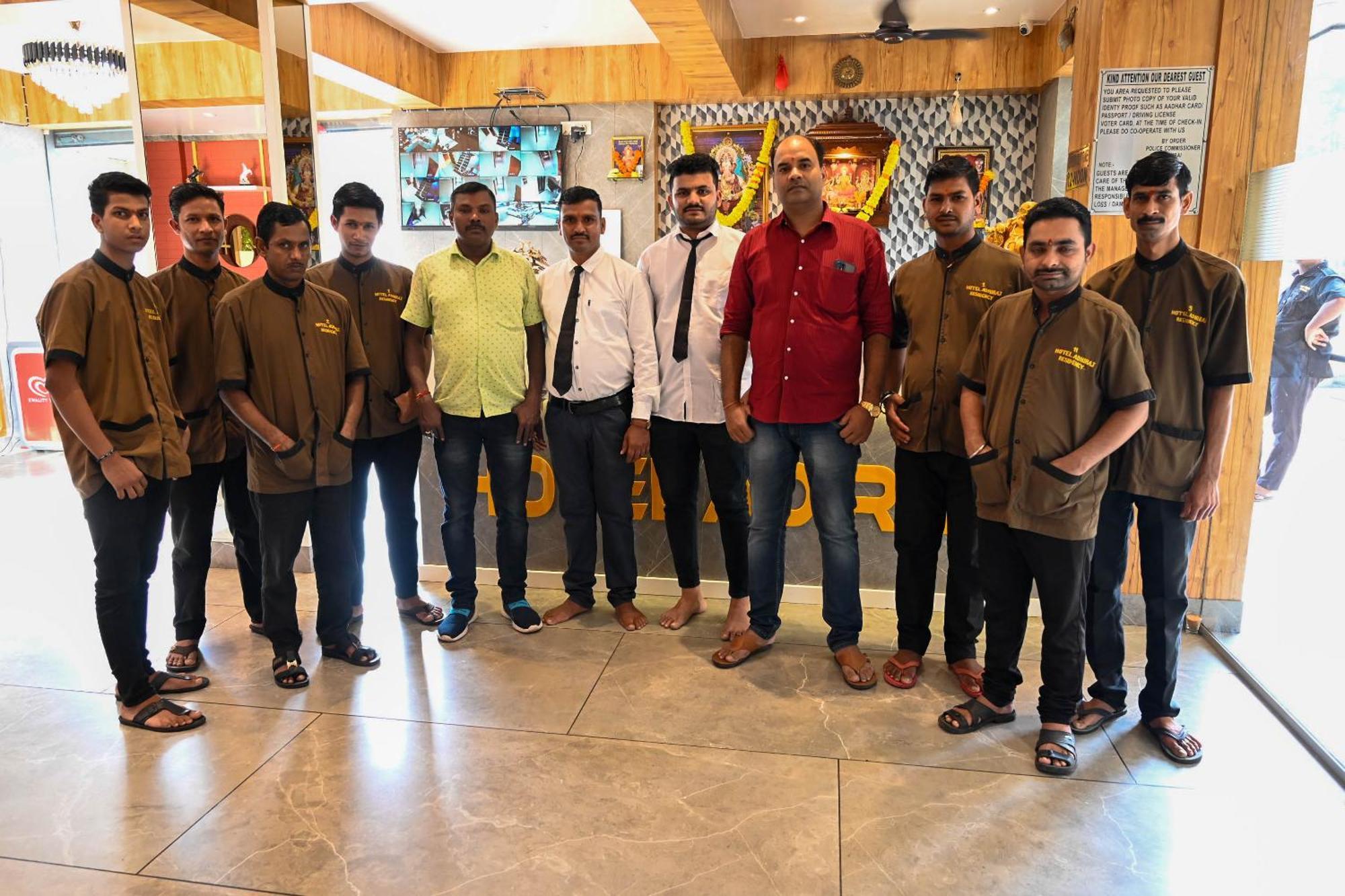 Adiraj Residency Hotell Navi Mumbai Eksteriør bilde