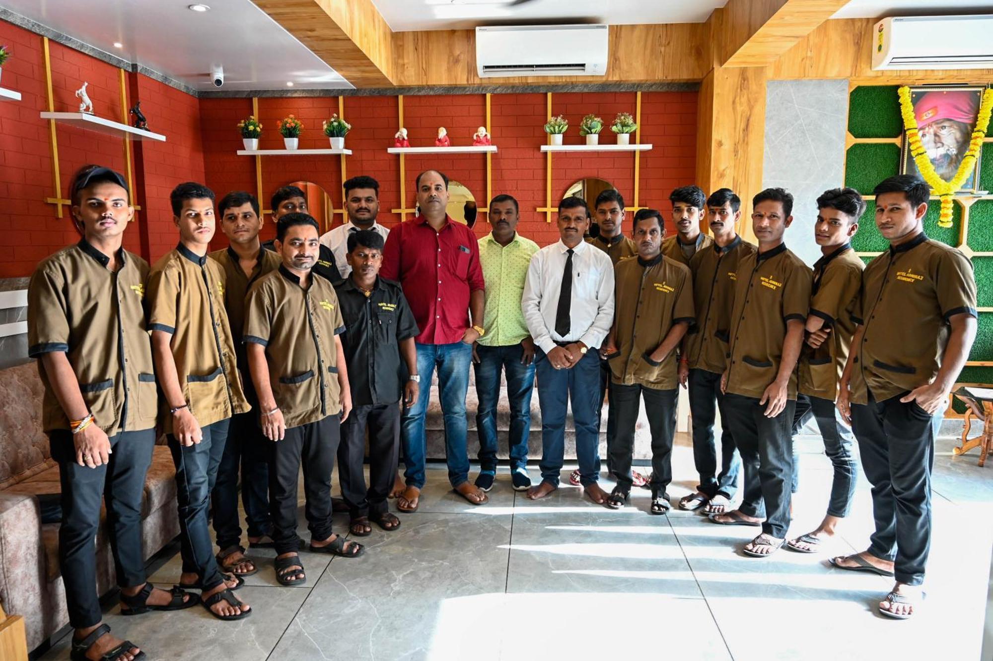 Adiraj Residency Hotell Navi Mumbai Eksteriør bilde