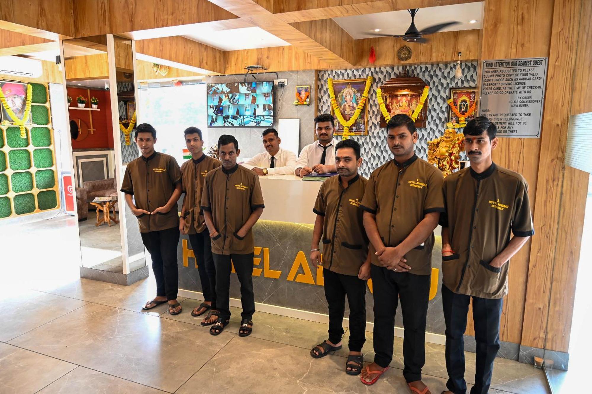 Adiraj Residency Hotell Navi Mumbai Eksteriør bilde