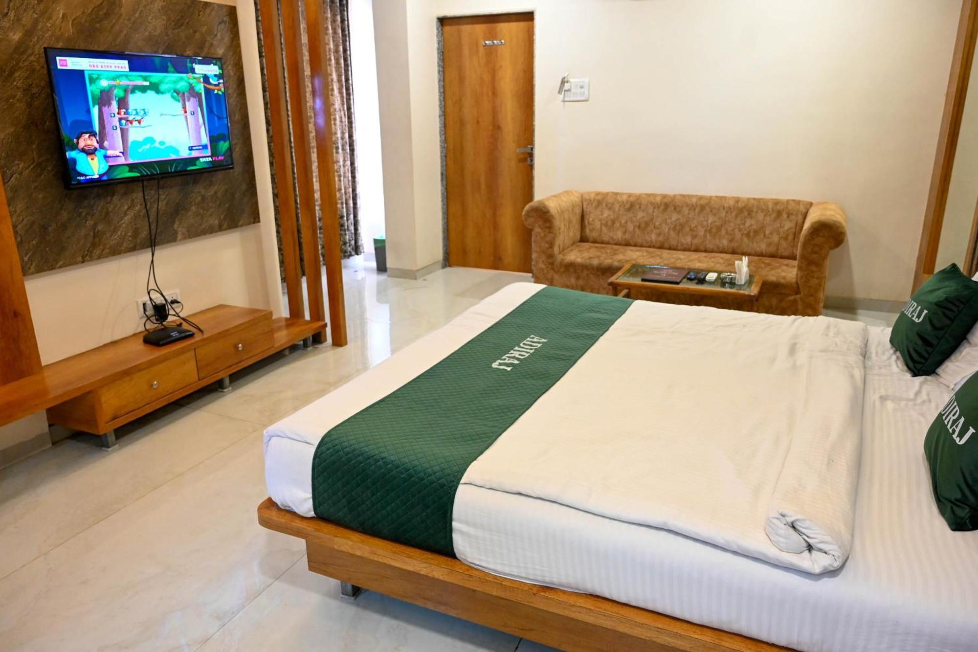 Adiraj Residency Hotell Navi Mumbai Eksteriør bilde