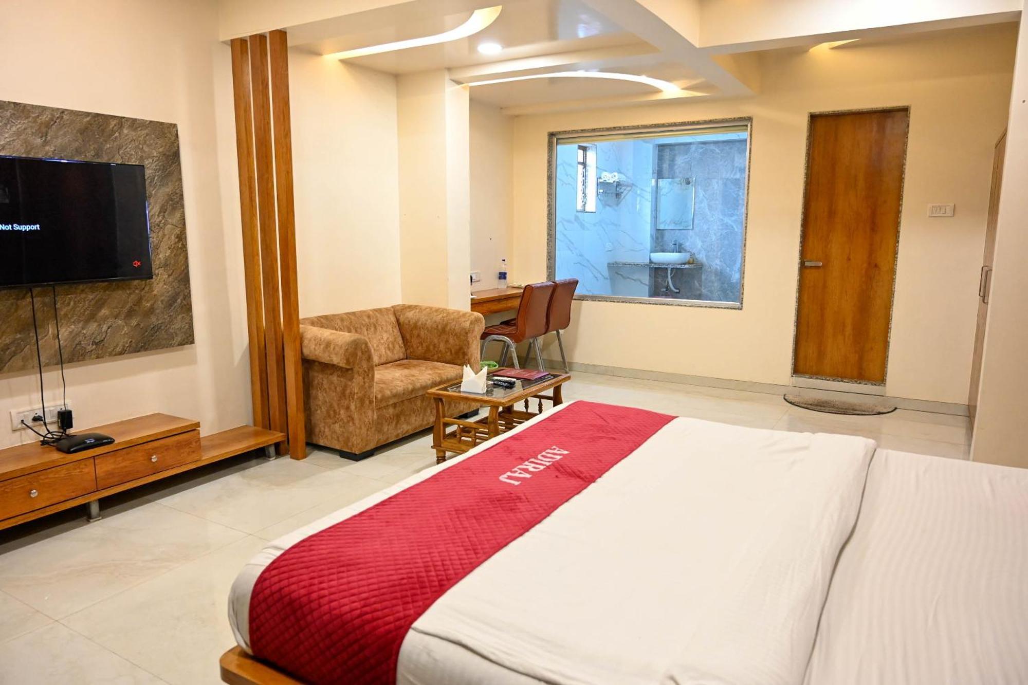 Adiraj Residency Hotell Navi Mumbai Eksteriør bilde