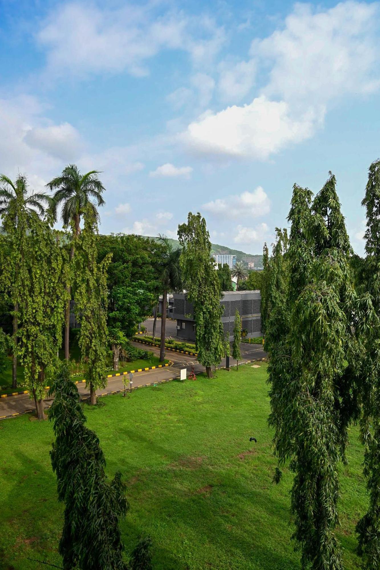 Adiraj Residency Hotell Navi Mumbai Eksteriør bilde