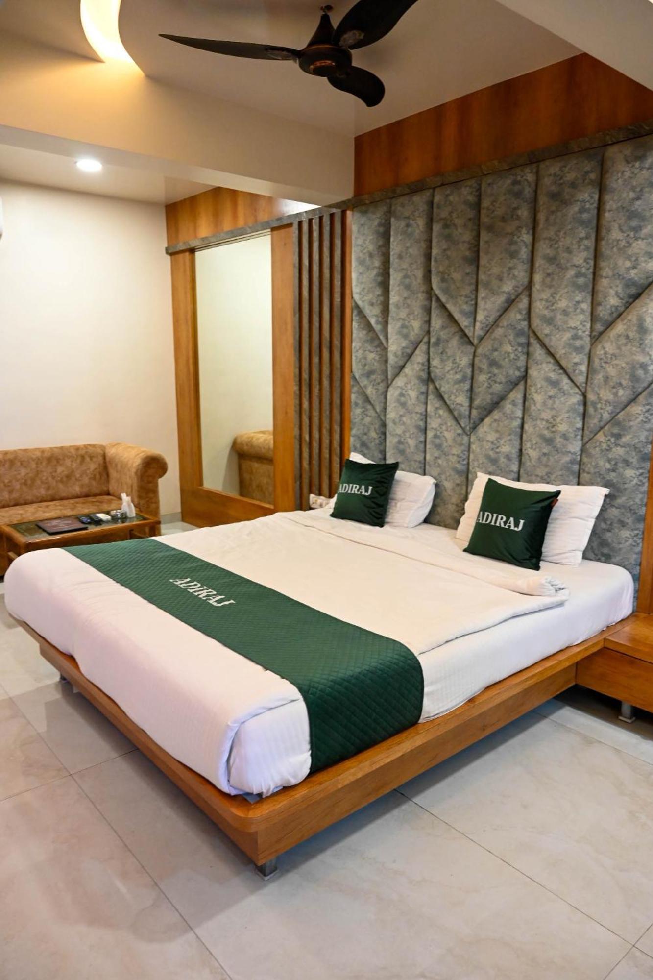 Adiraj Residency Hotell Navi Mumbai Eksteriør bilde