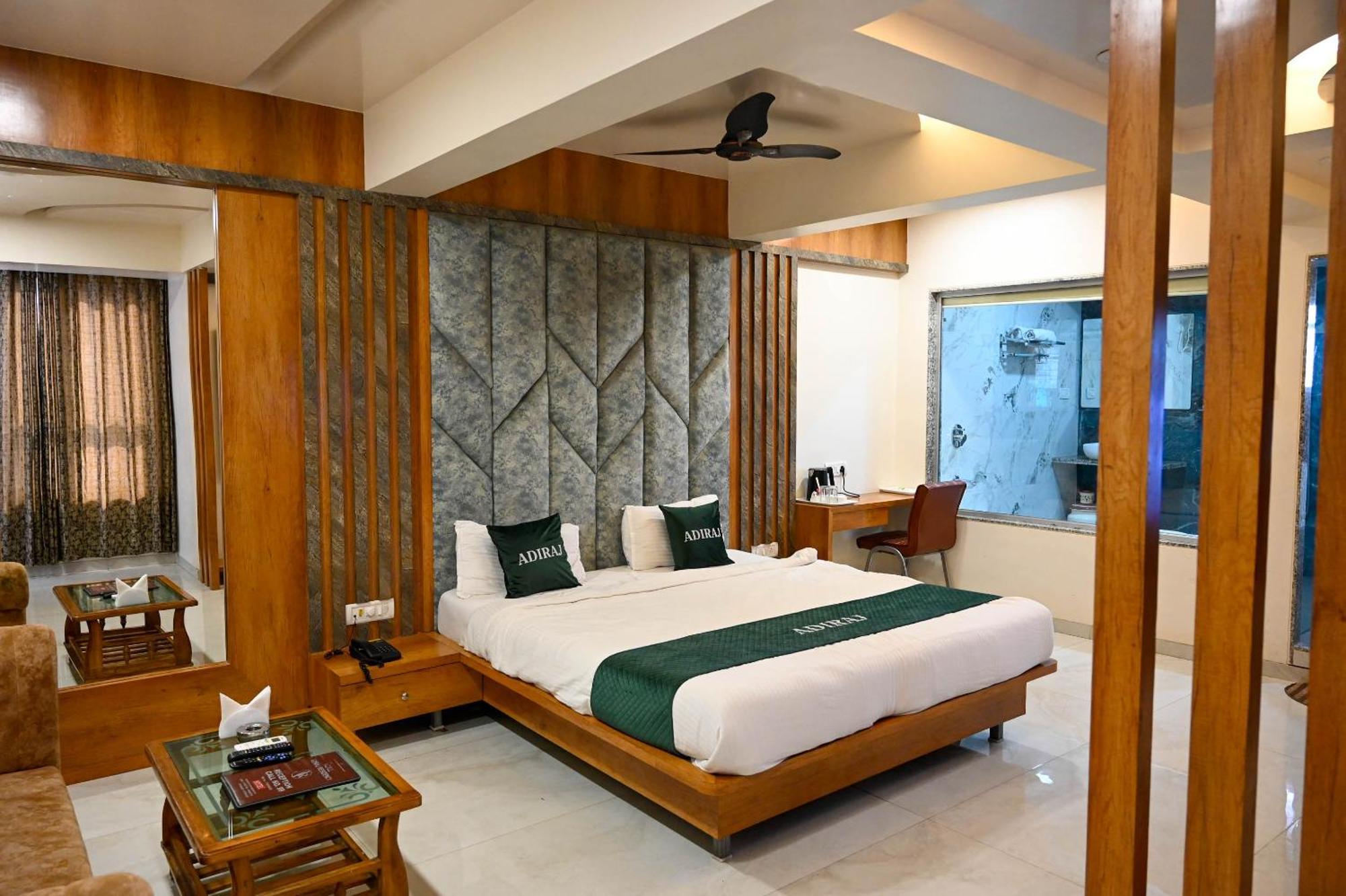 Adiraj Residency Hotell Navi Mumbai Eksteriør bilde