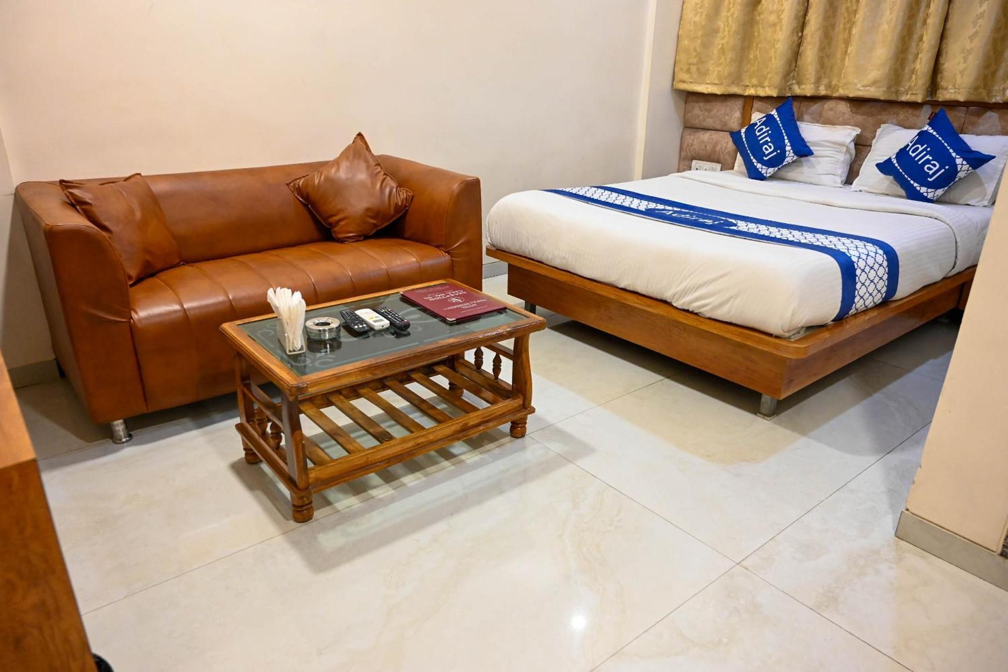 Adiraj Residency Hotell Navi Mumbai Eksteriør bilde
