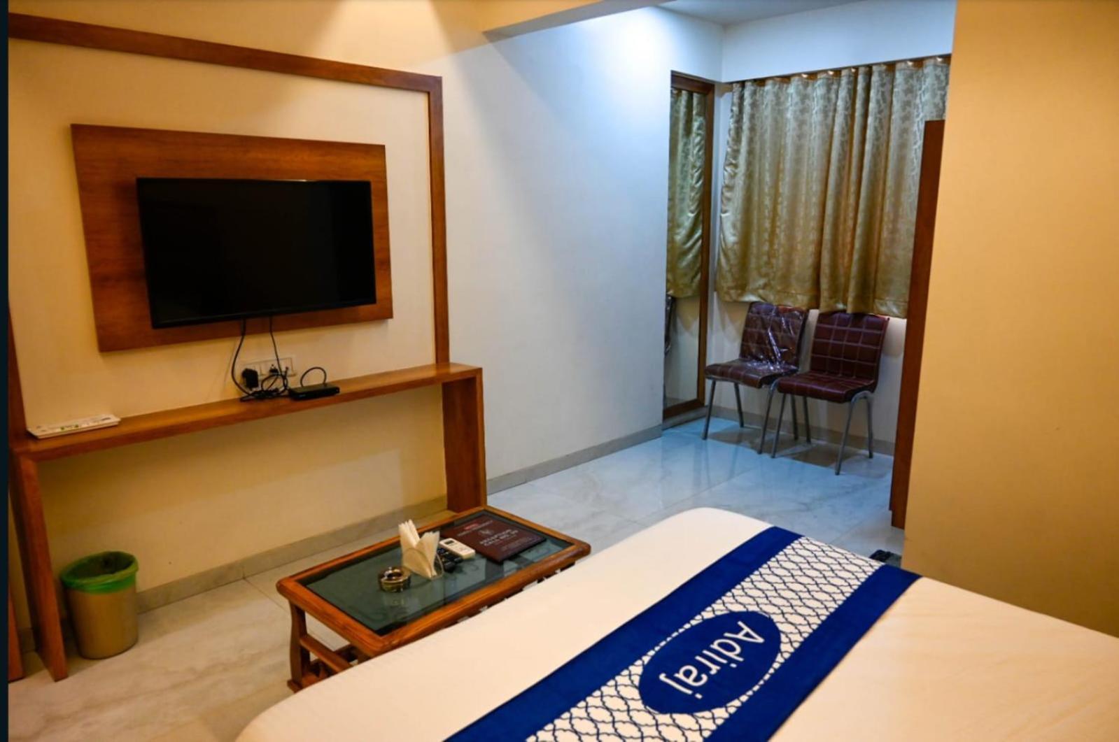 Adiraj Residency Hotell Navi Mumbai Eksteriør bilde